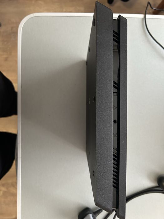 PS4 slim 500gb.