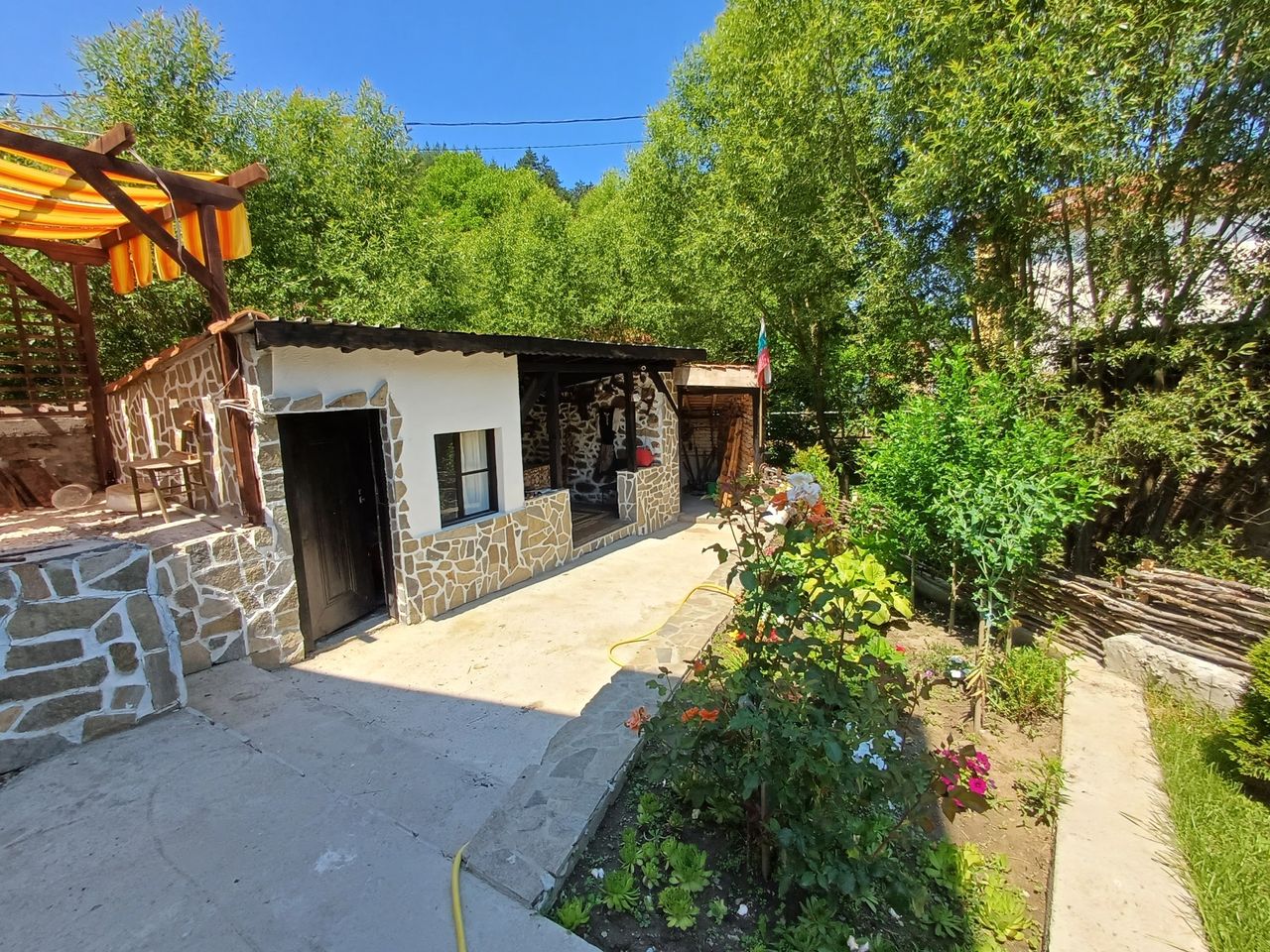 Продава се Къща в с. Свежен, Област Пловдив - 104 кв.м за 1241 €/кв.м - Снимка #3
