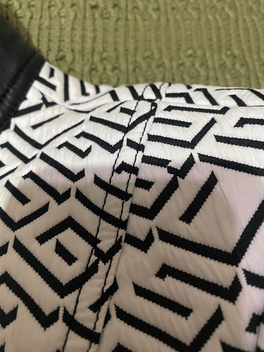 Дамско яке GUESS