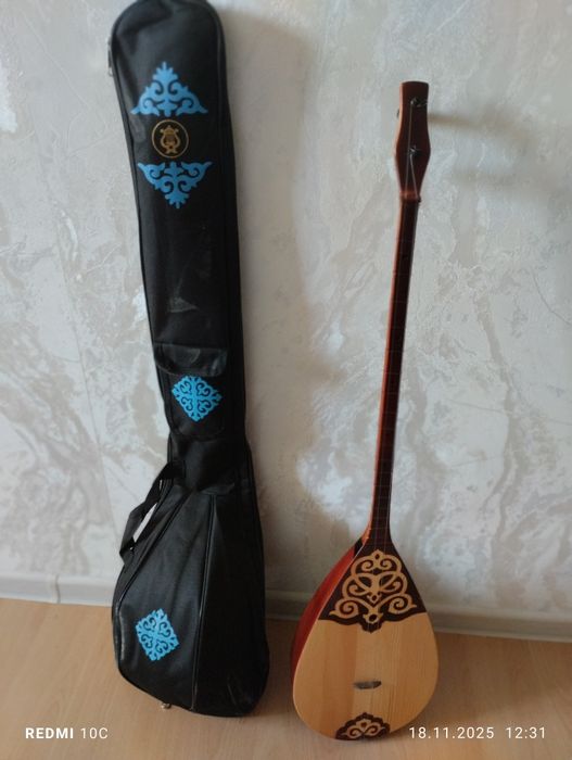 Домбыра новая для кружки