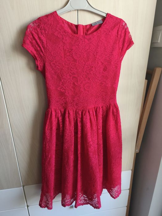Дантелена червена рокля р-р 146