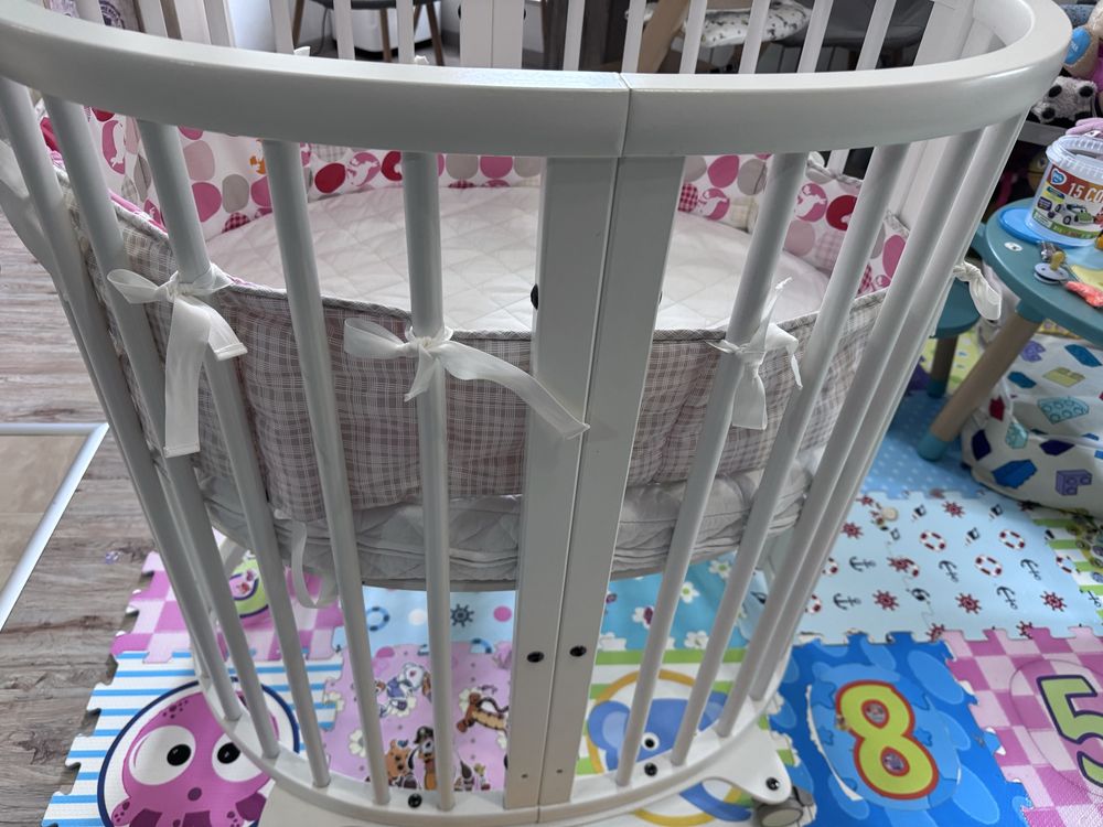 Stokke mini v3 с матрак, обиколник и чаршафи