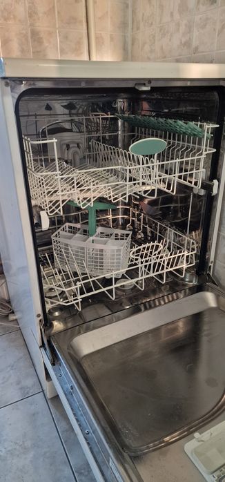 Продам посудомоечную машину.