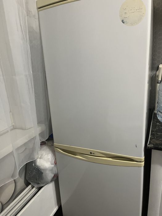 Продам холодильник