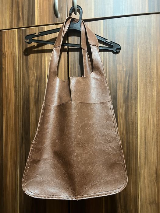 Кожена чанта тип торба