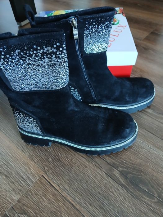 Ghete deosebite negre