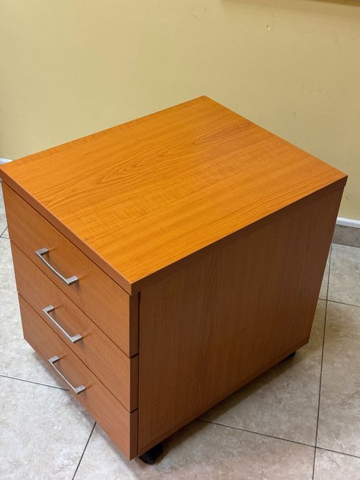 Офис контейнер с 3 чекмеджета, комод на колела