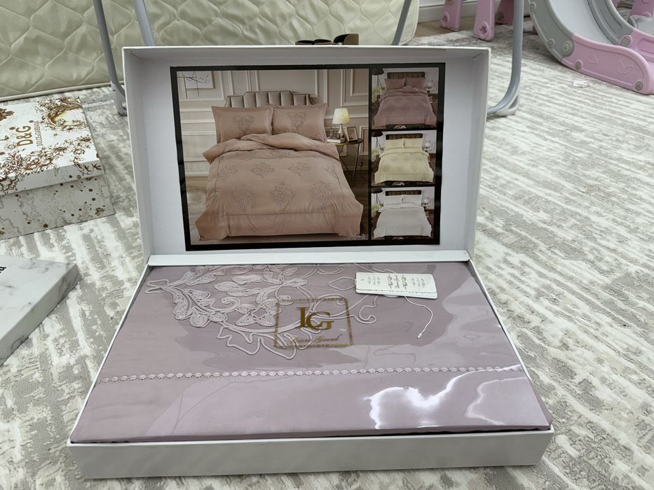 Продам комплект простыни и наволочек новый Laura Grand