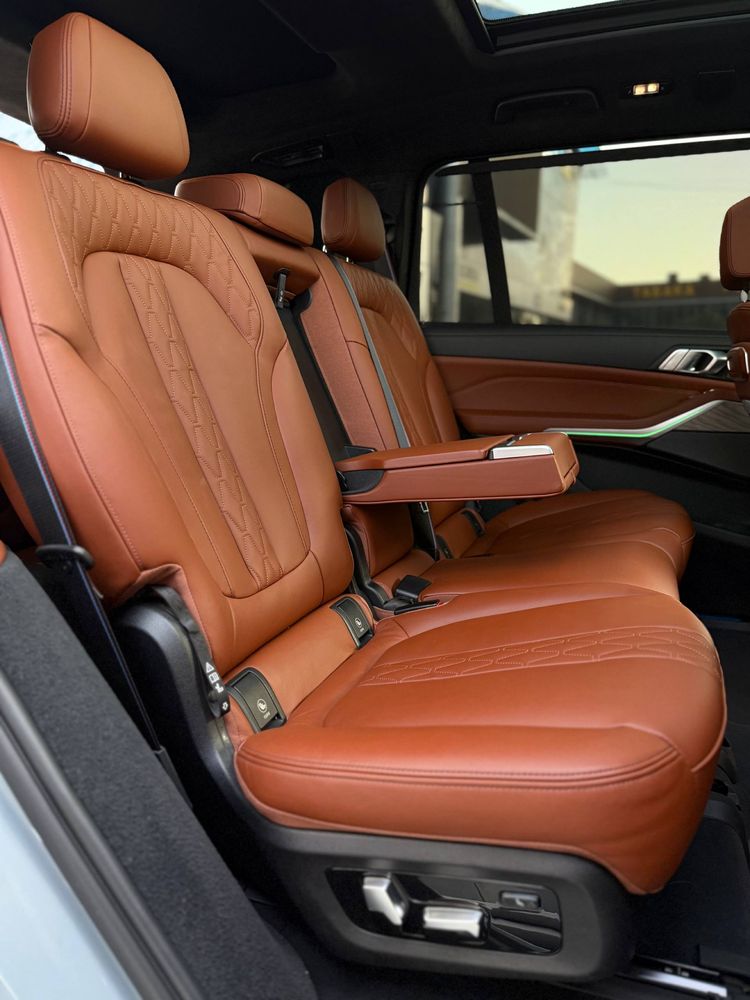 BMW X7 40i (Restyling)