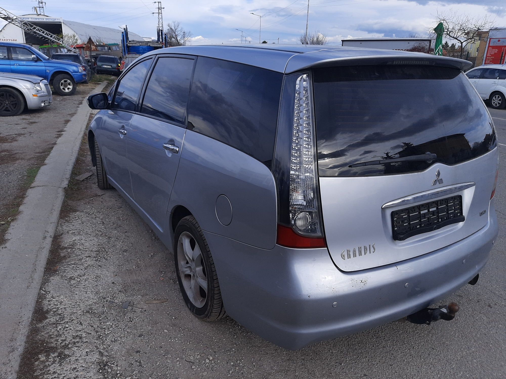 За части Mitsubishi Grandis 2000 кубика дизел 2008 година ръчни скорос