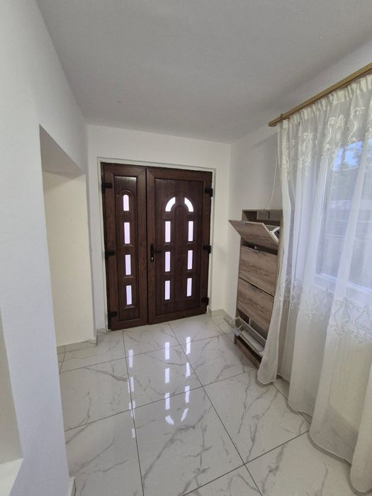 Inchiriez casa 3 camere Galata