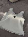 top scurt tip maieu prada