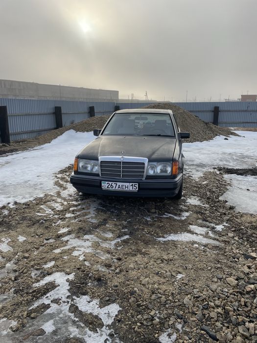 Продам Мерина W124 E200