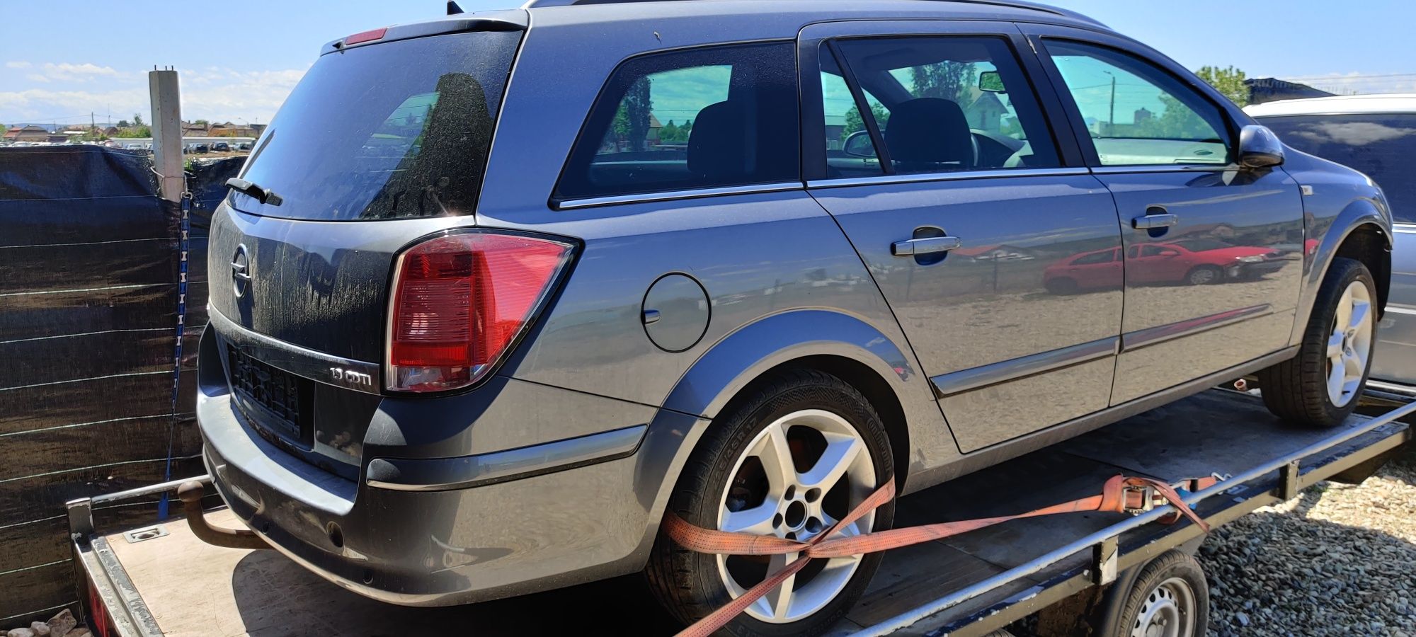 Vindem piese rezultate din dezmembrarea unui Opel Astra H 2007