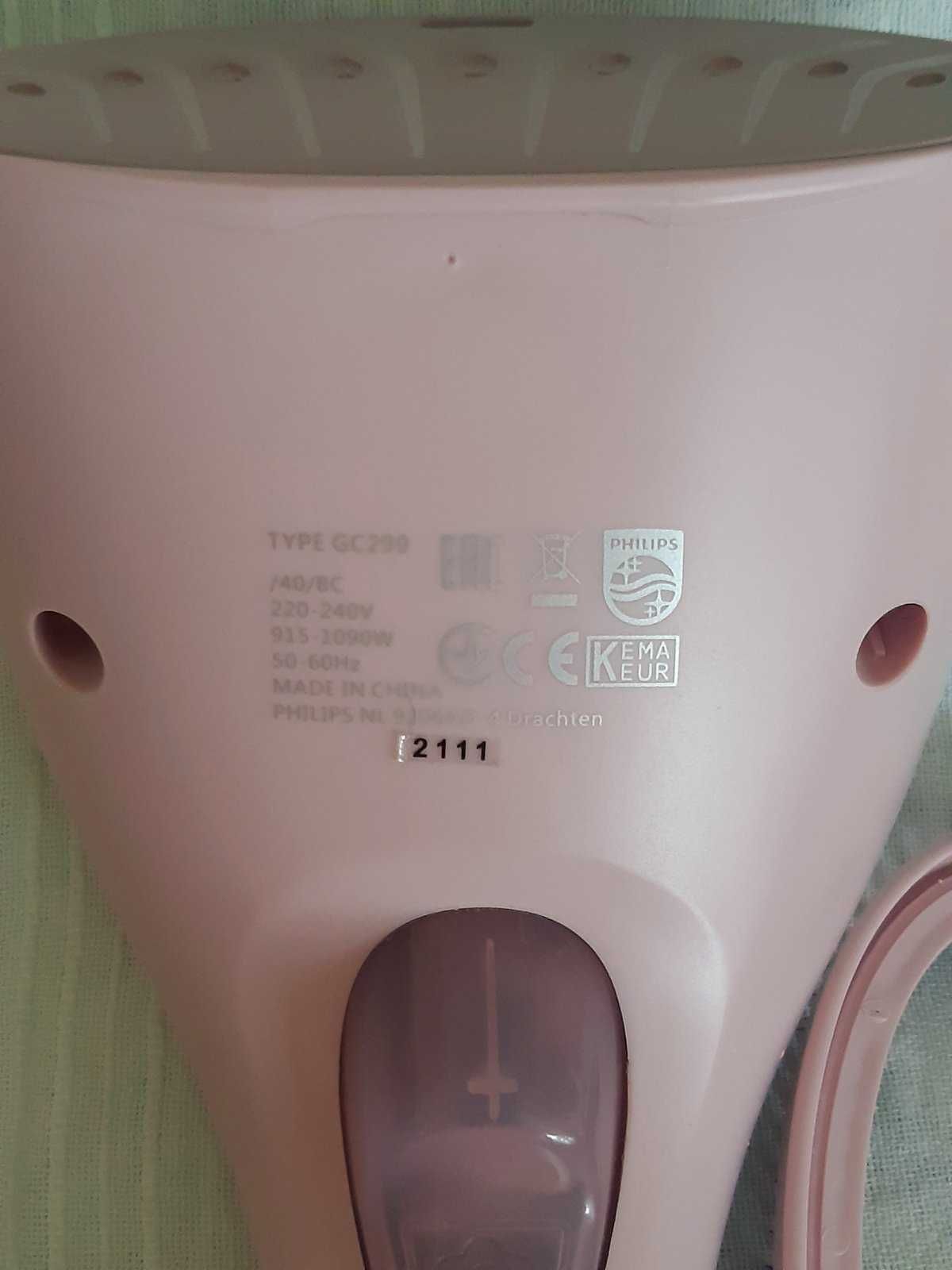 Уред Philips GCS299 за вертикално гладене с пара