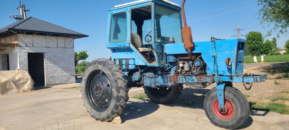 МТЗ-80 трактори сотилади