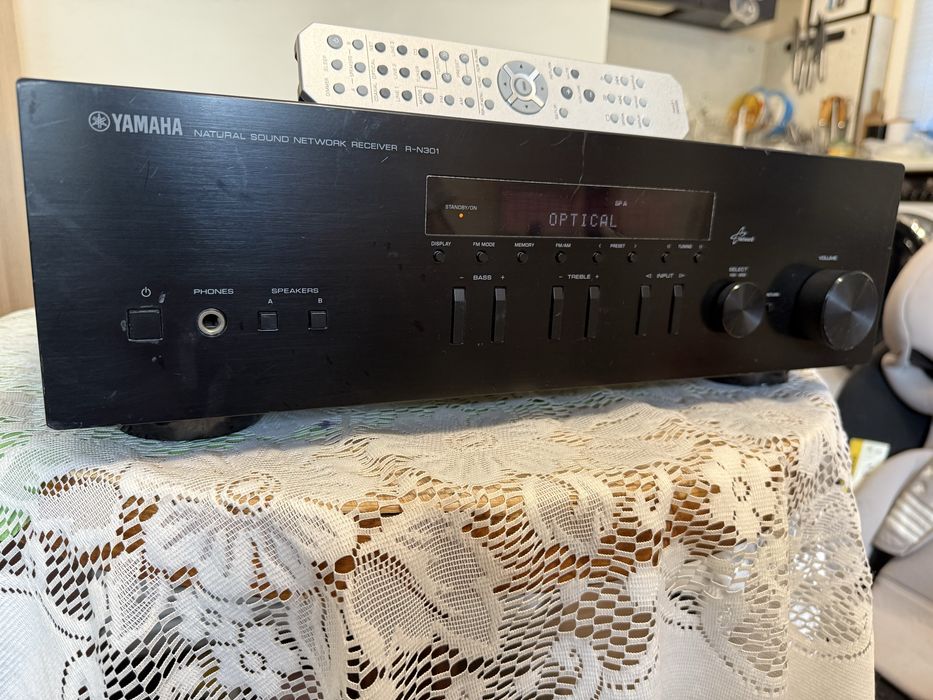 Yamaha R-N301 съерео