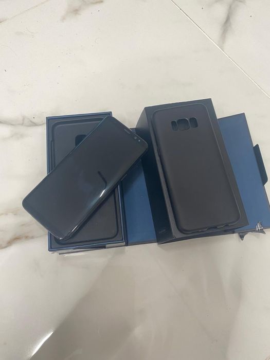 Vand samsung galaxy s8 ca nou