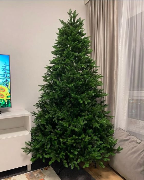 Елки искуственные с игрушками с гирляндой , литые , акция