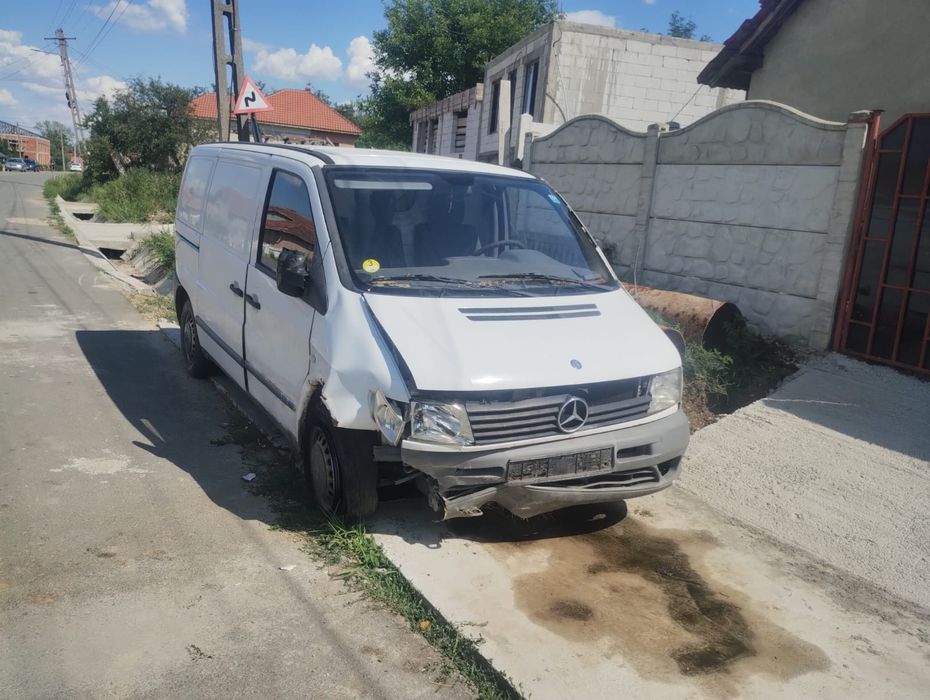 Vând Mercedes vito