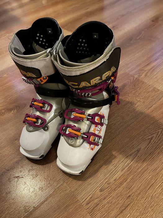 Clapari Scarpa Gea RS femei, touring boots  nr 25.