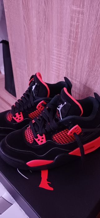 Jordan 4 Red Thunder