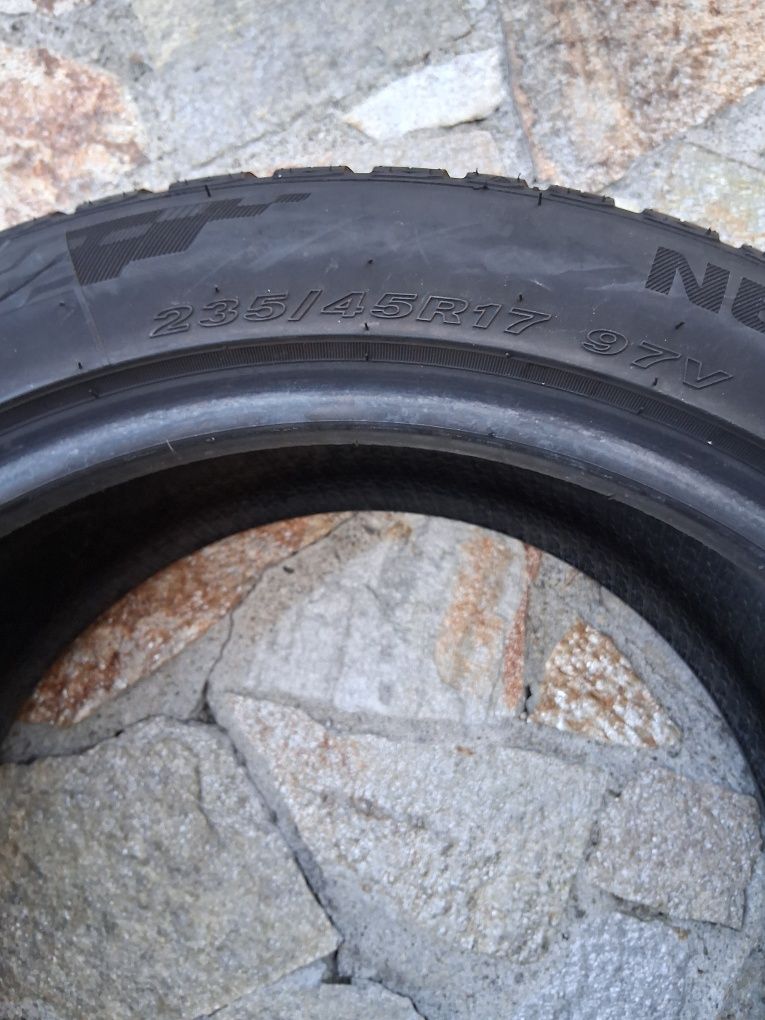 235 45 17 NEXEN 97V