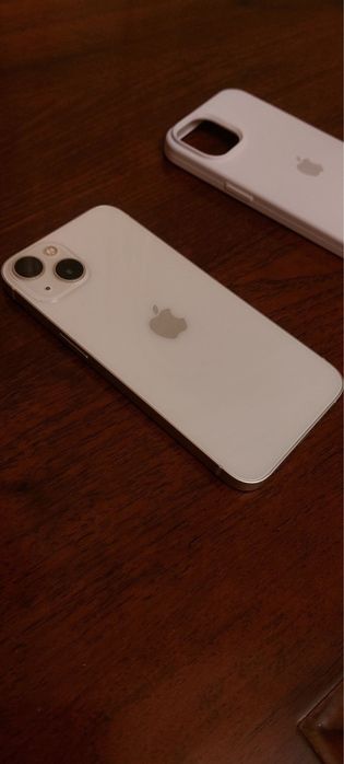 iPhone 13 Oq rang aybi rasimda