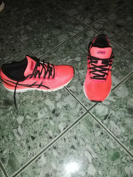 Asics оригинални маратонки