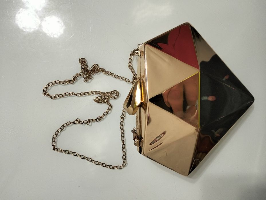 Продается женская сумочка