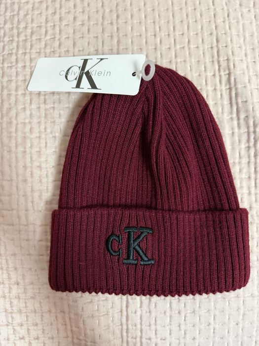 Vând Căciuli (Calvin Klein, The North Face și Polo By  Ralph Lauren)