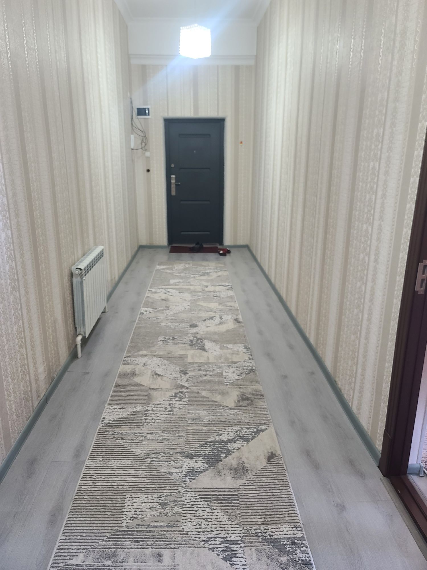 Чилонзор 14кв.3хона 1этаж.сотилади.65000уе.