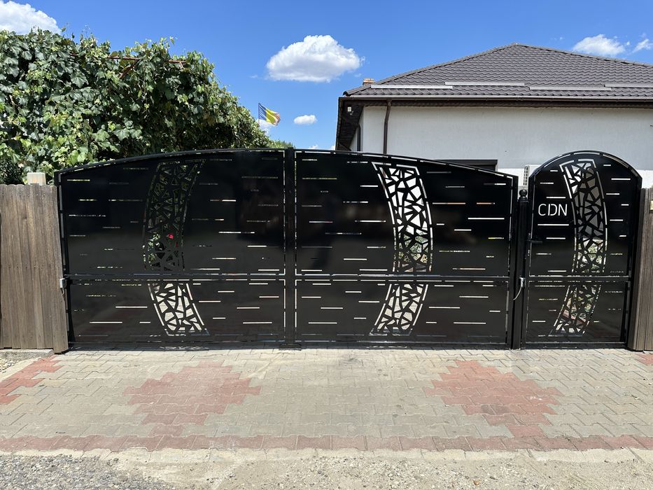 Porti gard tabla decupta