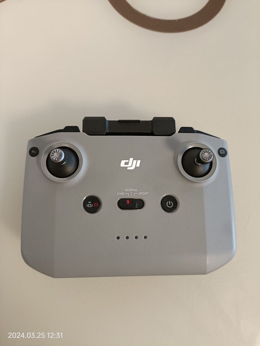 Vând telecomandă dronă Dji RC N1