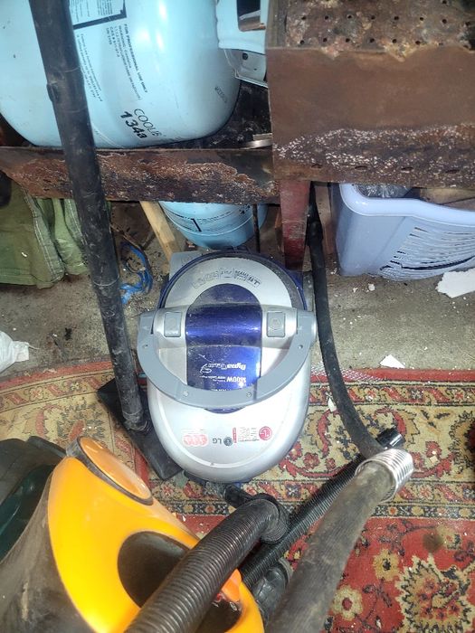 Пылесос отдам в е отдам