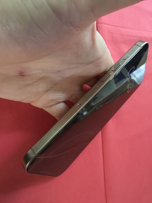 -Iphone 16Pro Max, ca Nou, 256Gb, 8Ram, bat: 100%-170 cicluri incarcar