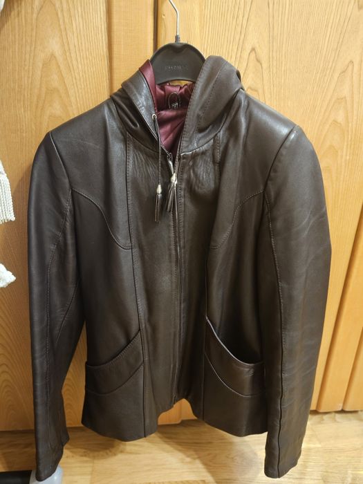 Haină din piele cu glugă