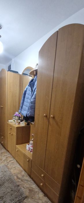 Hol format din 4 corpuri