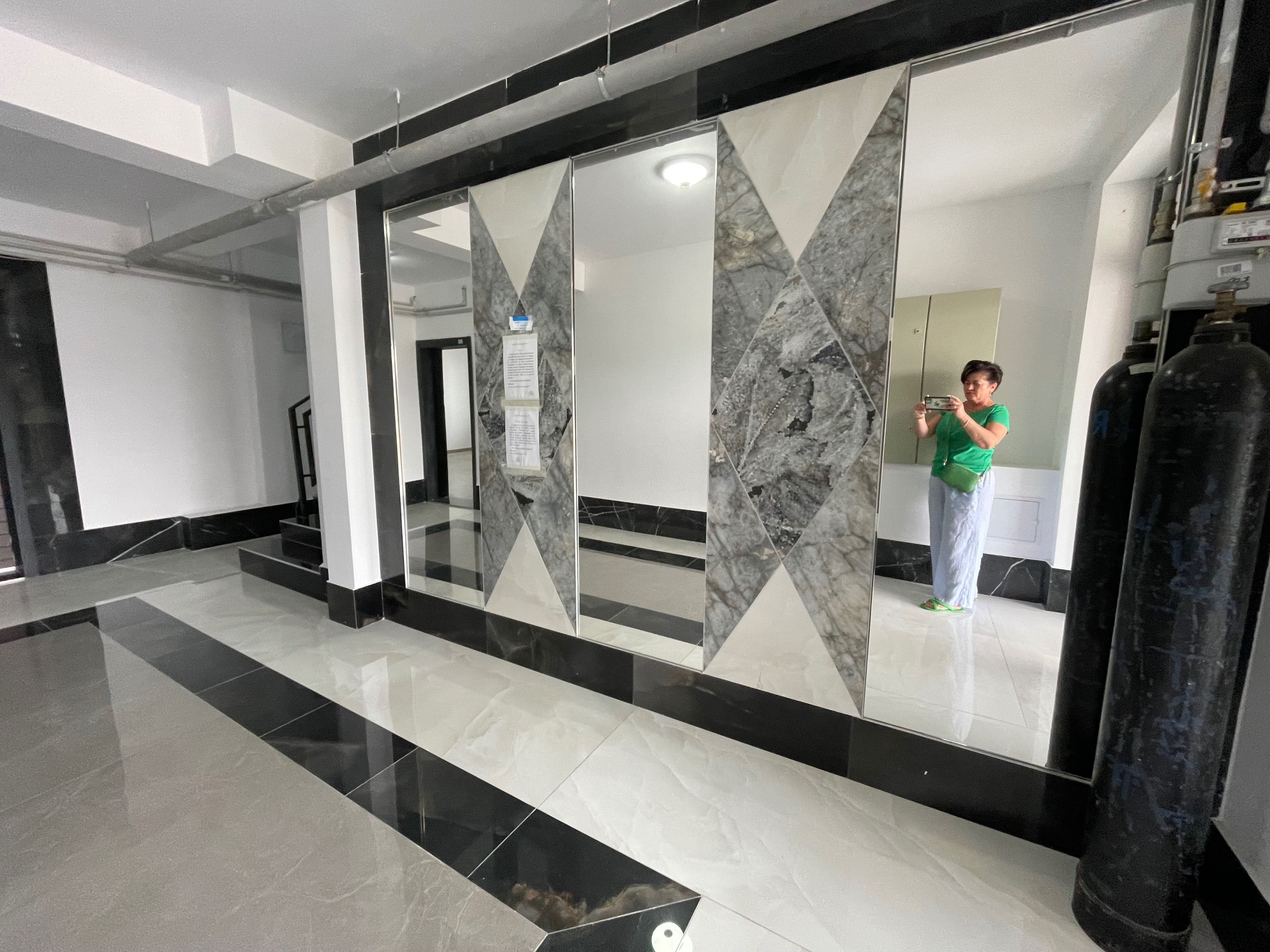 Apartament lux 2 camere mobilat/dotat et.3/4 + loc parcare, in Braytim