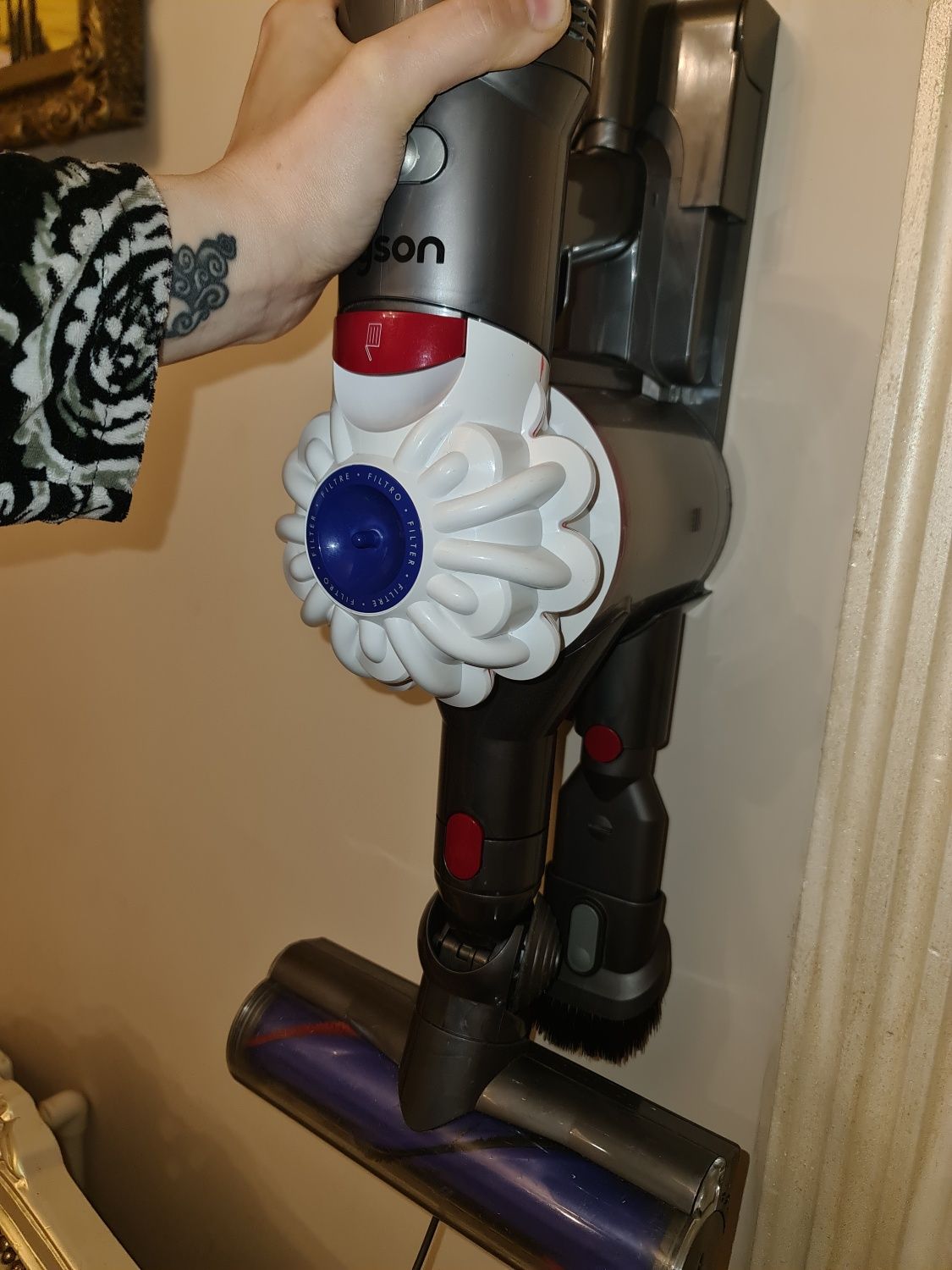 Aspirator Dyson v7