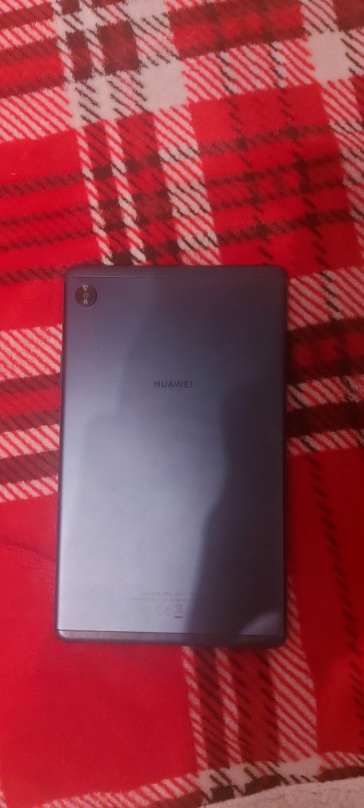 Vând tableta Huawei MatePad T8