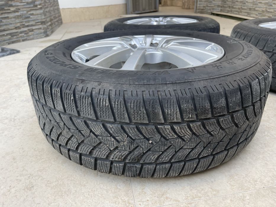 235 65 17 за Джип Dunlop