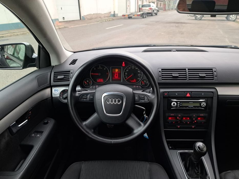 Vând Audi A4 B7 2.0 tdi 140 cp