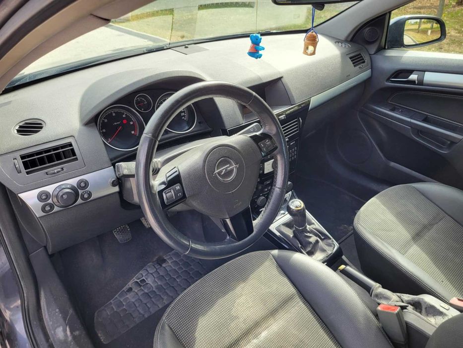 Opel Astra H 1.7 Дизел 125к.с. 2007 GTC премахнат dpf & egr
