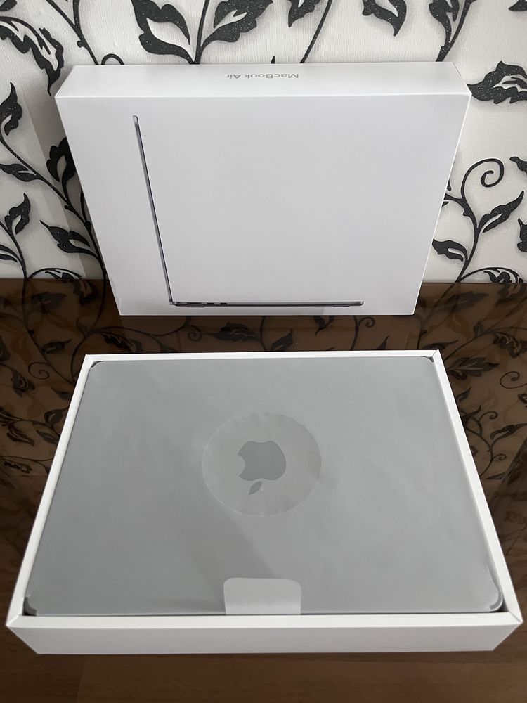 MacBook Air 13.6” (MLXW3RU/A)