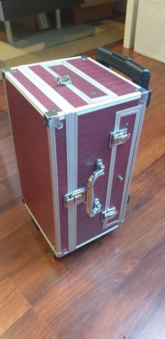 Trolley mic pentru cosmeticele