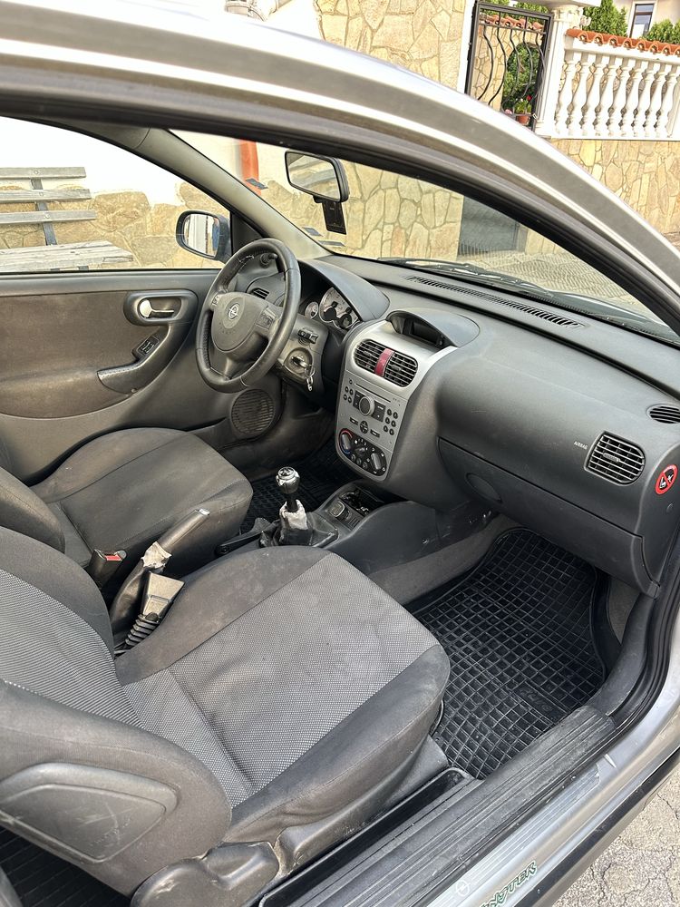 Opel Corsa C 2005 Година