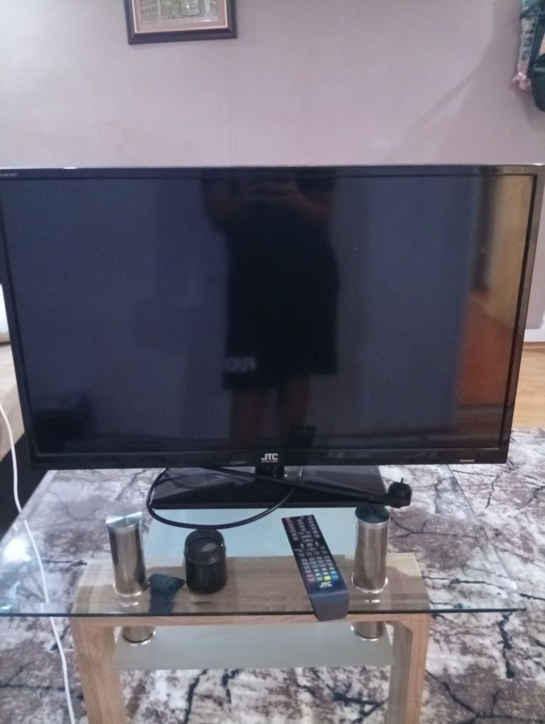 Телевизор JTC DVB-113201HCAS – отлично състояние