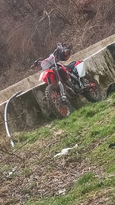 Vând cross honda crf250r