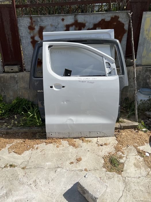 Opel Vivaro Peugeot Expert 2020 предна лява и  дясна врата